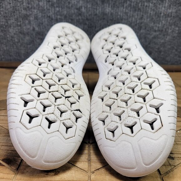 Nike Free RN Flyknit‎ 2018 Women's 9 Running Shoes Black White 942837 001 - Picture 9 of 11